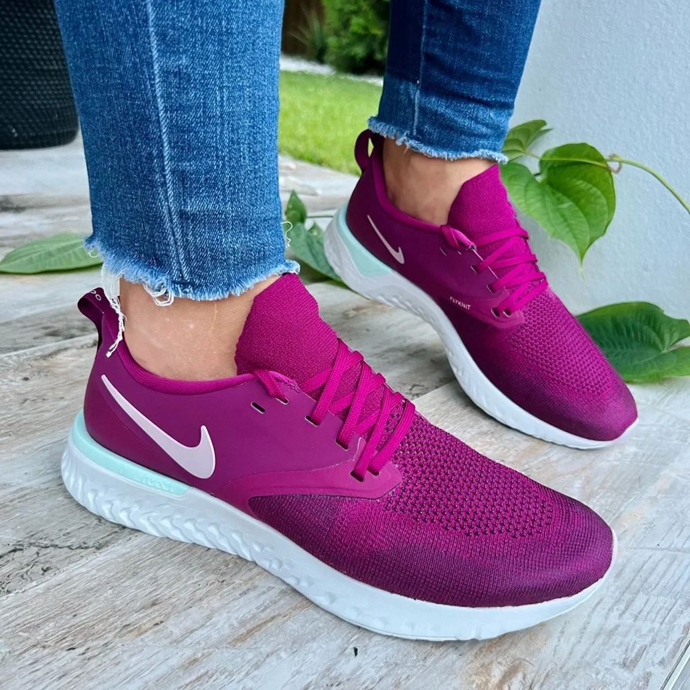 🟣Nike Odyssey React 🟣⚪️ Like New - Picture 1 of 7